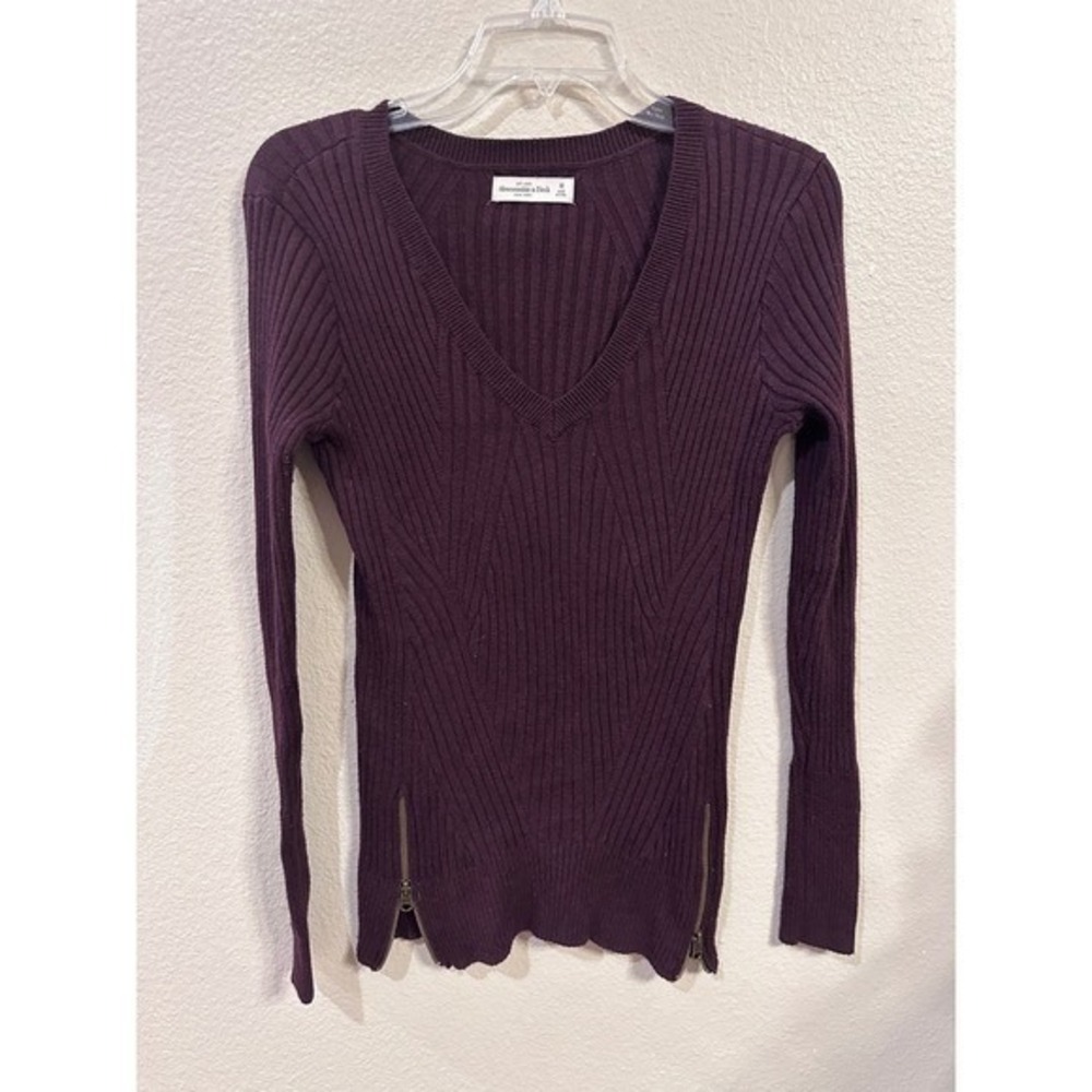 Abercrombie & Fitch Purple Ribbed Knit Long Sleeve V Neck Zipper Sweater